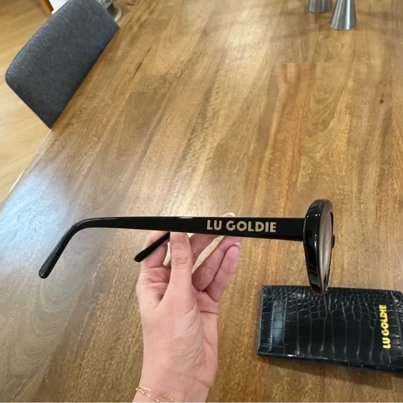 Lu Goldie Jeanne Sunglasses - Picture 6 of 14